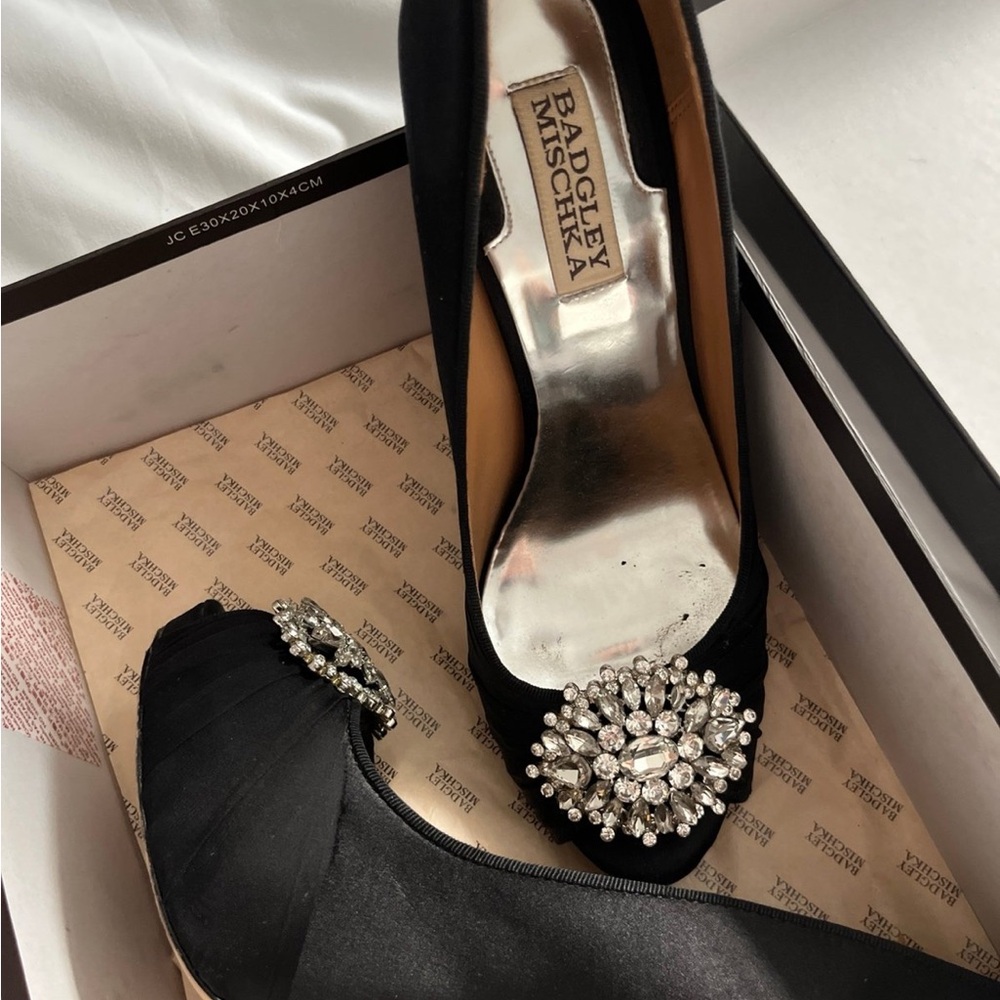 Badgley Mischka Black Crystal Embellished Heels 7.5 Womens - Picture 8 of 9